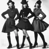 高级时尚，《Vogue》1938 --没有丑陋、畸形、吵闹、模糊、扭曲、失焦、多余的手指、不良的解剖结构、多余的四肢、脸部画得不好、手画得不好、手指缺失--c25