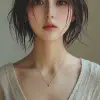亚洲短发女孩的照片，穿着v领T恤，kPop风格，中性背景突出五官，中长度直发，侧分，没有失真或模糊效果--ar 1：2 --styleston 750
