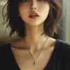 亚洲短发女孩的照片，穿着v领T恤，kPop风格，中性背景突出五官，中长度直发，侧分，没有失真或模糊效果--ar 1：2 --styleston 750