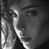 一张女人透过窗户望去的黑白照片，采用达菲·谢里丹（Duffy Sheridan）、安娜·拉祖莫夫斯卡娅（anna razumovskaya）的风格，光滑闪亮，波浪，帕特里克·德玛切利尔（patrick demarchelier），专辑封面，郁郁葱葱而详细--ar 71：128 --styleston 750 --v 6