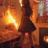 卧室里穿着着火裙子的女孩，以鞭打曲线的风格，朋克摇滚美学--ar 55：83 --v 6.0 --原始风格